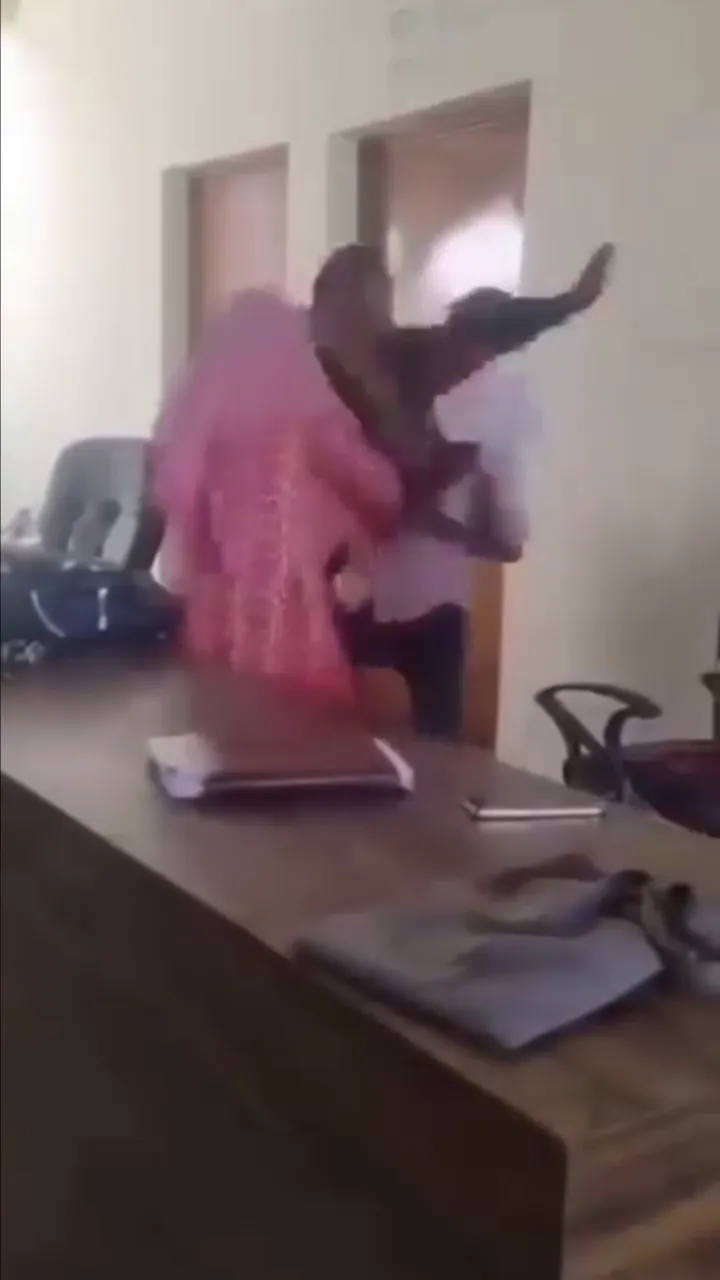 पंचायत जनसुनवाई में हंगामा, दोनों पक्षों में हुई हाथापाई का वीडियो वायरल