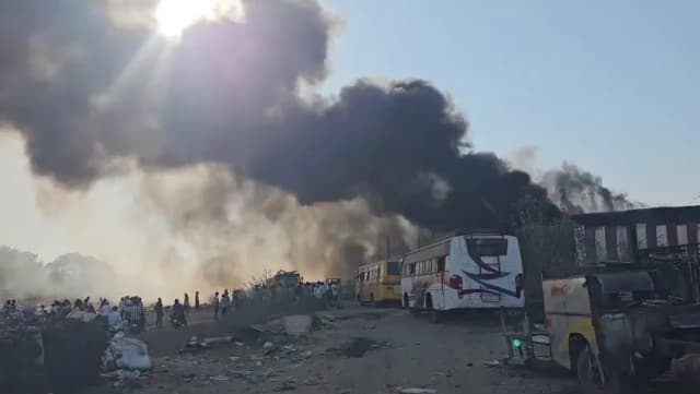 लाखों का सामान जलकर खाक, दूर तक दिखा धुएं का गुबार; मची अफरा-तफरी