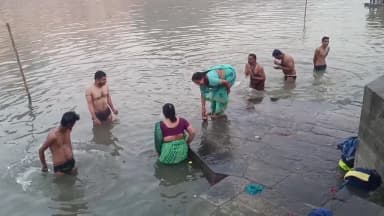 उज्जैन में शिप्रा घाटों पर उमड़े श्रद्धालु, दान-पुण्य और स्नान की परंपरा कायम