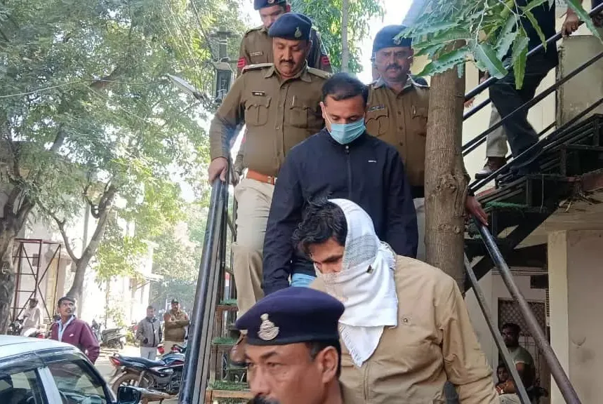 दो पुलिस अधिकारी और दो हवाला कारोबारी SIT के हत्थे चढ़े