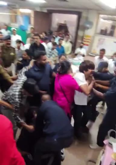 पुलिस ने पहुंचकर मामला कराया शांत, किसी ने दर्ज नहीं कराई शिकायत- वीडियो वायरल