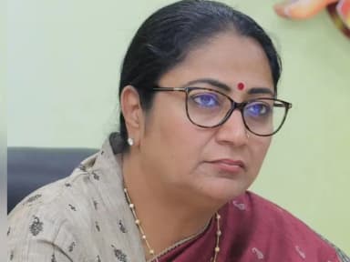 50% मीटिंग्स वर्चुअल, गैरजरूरी खर्चों पर लगाम; PM की अपील के बाद फैसला