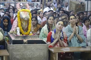 भस्म आरती में शामिल हुईं, बोलीं- आज बाबा ने बुलाया था; एक्ट्रेस के पास 9 बड़े प्रोजेक्ट