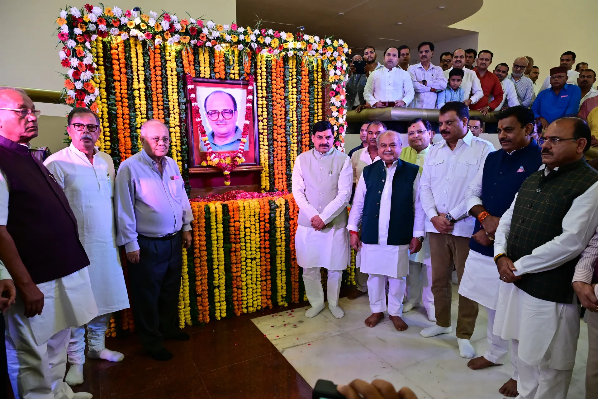 विधानसभा में पुष्पांजलि सभा का आयोजन; CM मोहन यादव-स्पीकर नरेन्द्र तोमर, नेता प्रतिपक्ष उमंग सिंघार समेत कई विधायक मौजूद रहे