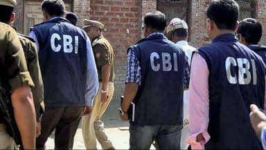CBI ने RCC कोचिंग के फाउंडर शिवराज को गिरफ्तार किया; फोन से लीक पेपर मिला