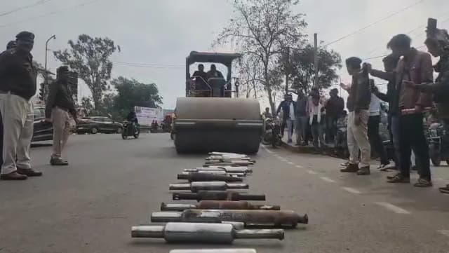 यातायात नियम उल्लंघन पर पुलिस की सख्त कार्रवाई