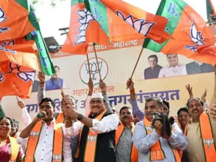 288 में 214 सीटों पर कब्जा; BJP सबसे बड़ी पार्टी; INDIA ब्लॉक की हालत पस्त