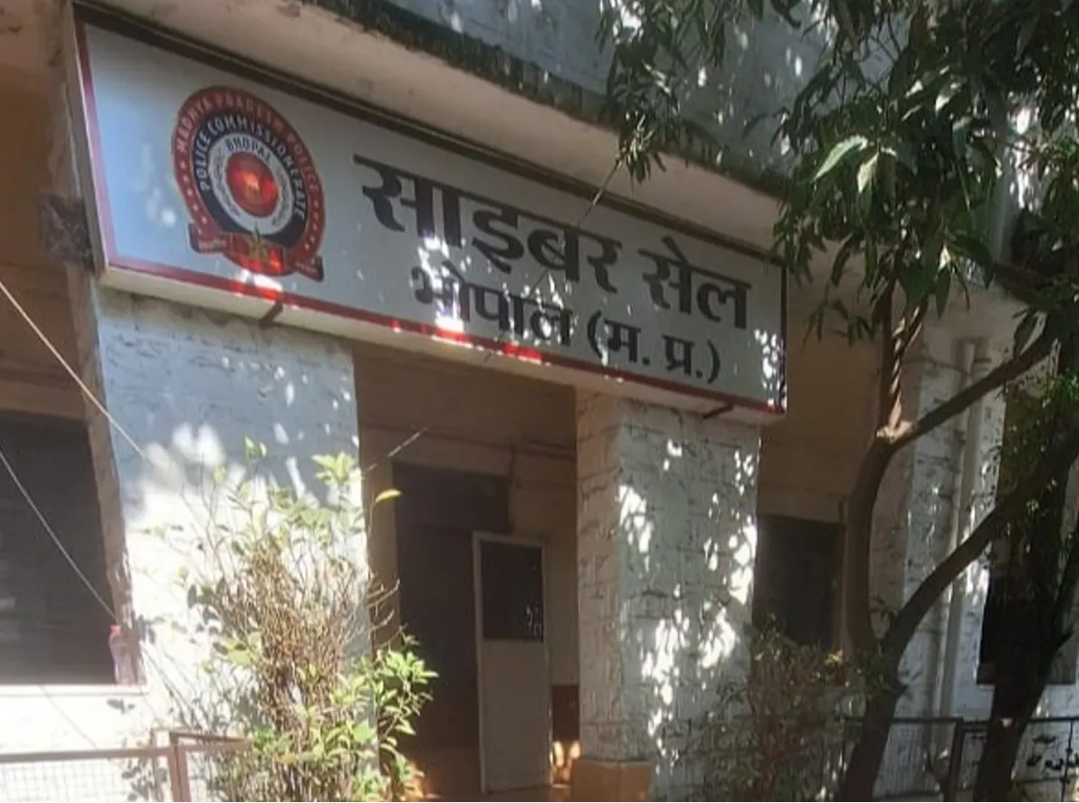 सेक्सटॉर्शन से बचें, अनजानों से फोटो-वीडियो शेयर न करें, प्राइवेसी सेटिंग्स मजबूत रखें