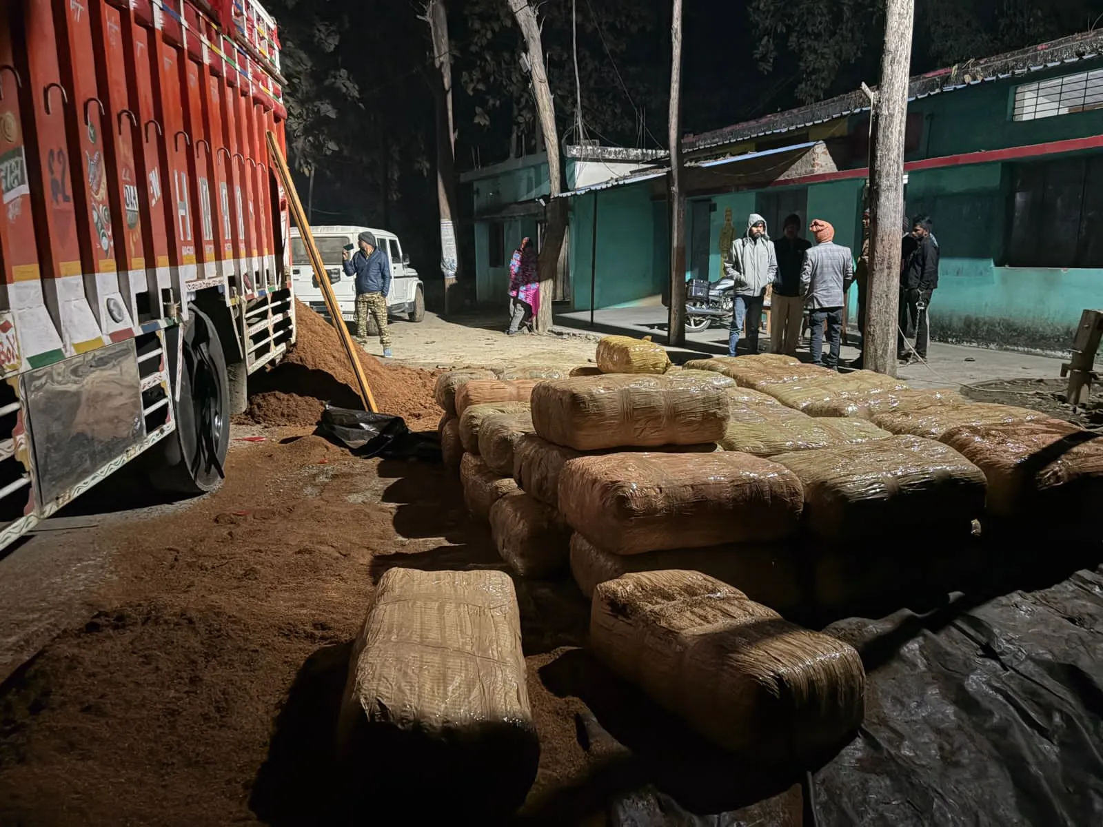 6 करोड़ का गांजा बरामद; 3 गिरफ्तार