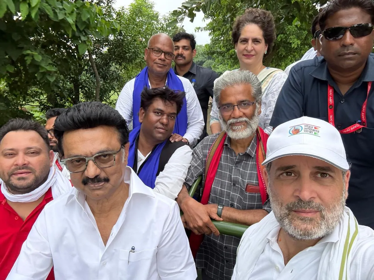 BJP का चैलेंज- हिम्मत है बेटे का बयान बिहार में दोहराएं; JDU बोली- DMK सनातन विरोधी