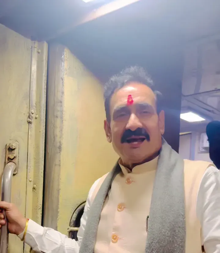 विरोधियों पर बिना नाम लिए साधा निशाना; वायरल हुआ VIDEO