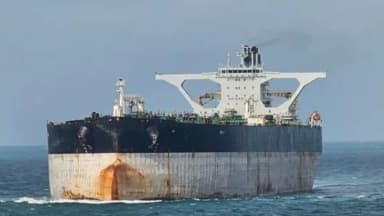 यूक्रेन, जॉर्जिया और रूस समेत 28 क्रू मेम्बर्स सवार थे; शुरुआती जांच के लिए हिरासत में लिए गए थे