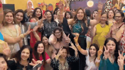 सोलह शृंगार में महिलाओं ने उठाया म्यूजिकल इवनिंग और डीजे नाइट का लुत्फ, Photos