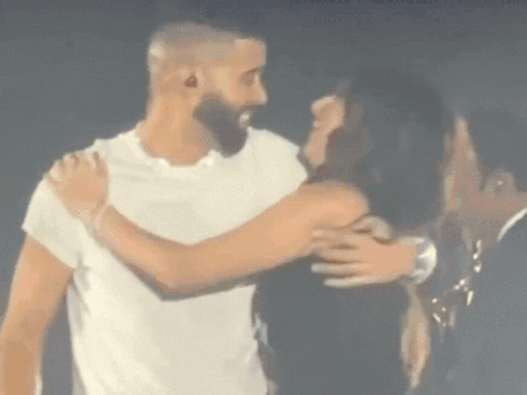 किस भी किया; बॉयफ्रेंड वीर पहाड़िया का रिएक्शन इंटरनेट पर वायरल