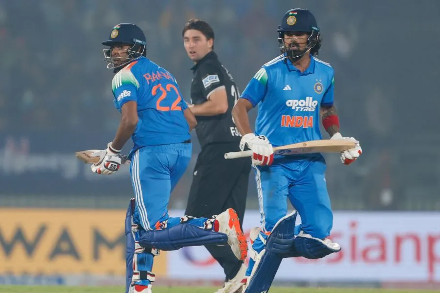 न्यूजीलैंड को 4 विकेट से हराया; कोहली शतक से चूके, कप्तान गिल की फिफ्टी