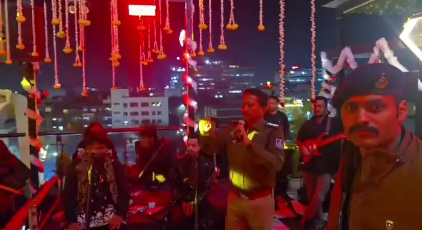 TI ने थामा माइक, बोले- 10 बजे के बाद लाउड म्यूजिक अलाऊ नहीं...