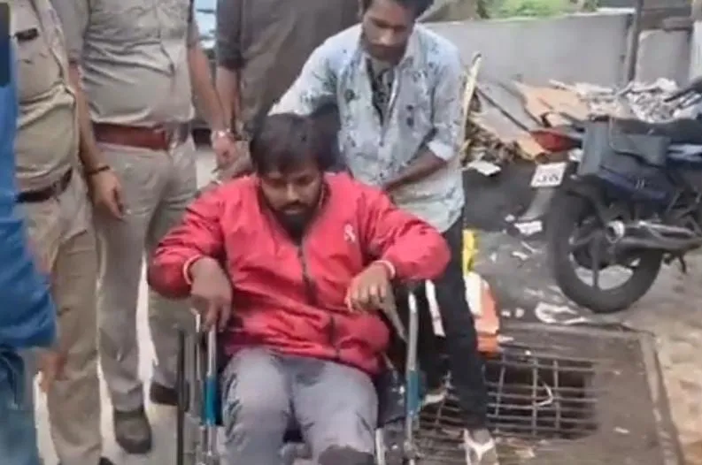 दोनों आरोपी पुलिस फायरिंग में घायल; बाइक सवार हमलावरों ने किया था मर्डर