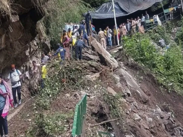 चश्मदीद बोला- गर्भगृह के पास पहला भूस्खलन हुआ, फिर धड़ाधड़ गिरने लगे पत्थर