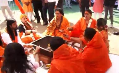 भारत की पहली किन्नर शंकराचार्य हिमांगी सखी का पट्टाभिषेक; महाशिवरात्रि पर 50 किन्नरों की घर वापसी का दावा