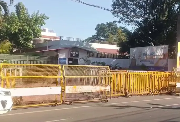 गृह मंत्रालय के इनपुट के बाद दिल्ली-भोपाल में कड़ा सुरक्षा घेरा; मामा के घर अतिरिक्त बैरिकेडिंग