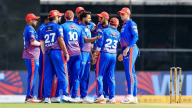 हेजलवुड-भुवनेश्वर के सामने दिल्ली 75 पर ढेर, 240 का स्कोर भी सेफ नहीं, स्टार्क की वापसी; आखिरी ओवर तक पहुंचे मुकाबले