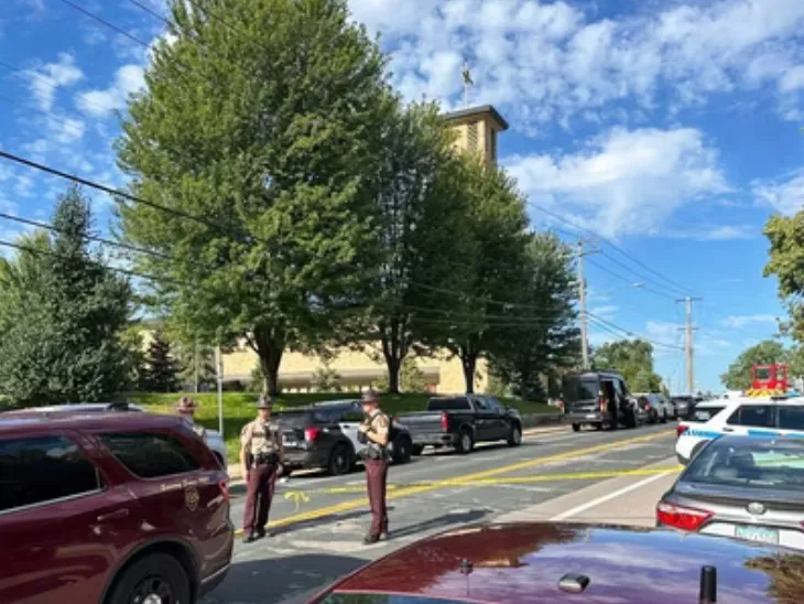 मिनीपोलिस के स्कूल में फायरिंग; 3 लोगों की मौत, मरने वालों में शूटर भी शामिल, 20 जख्मी