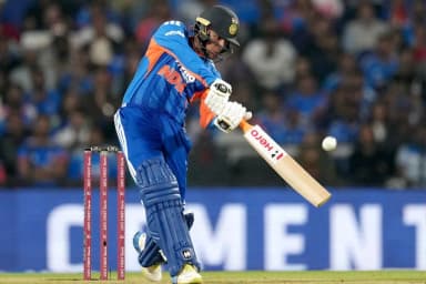 शहर के फार्म हाउस-होटलों में जमी महफिल, करीब 50 करोड़ के दांव का अनुमान