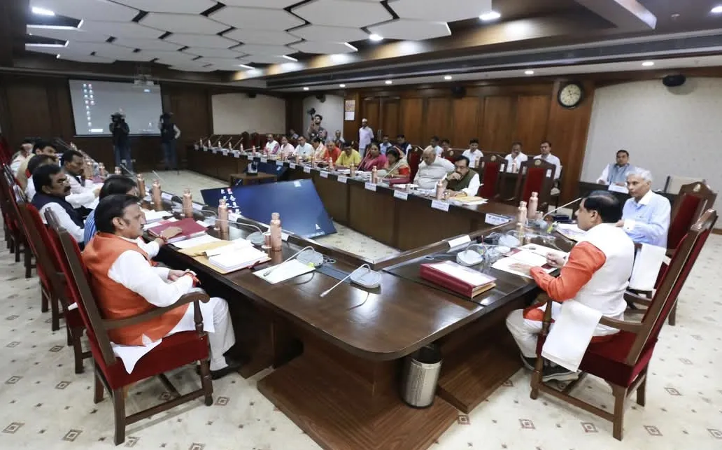 इंदौर-उज्जैन मेट्रो को मंजूरी, गणेश चतुर्थी पर छुट्टी रहेगी; पुलिसकर्मियों को टैबलेट मिलेंगे