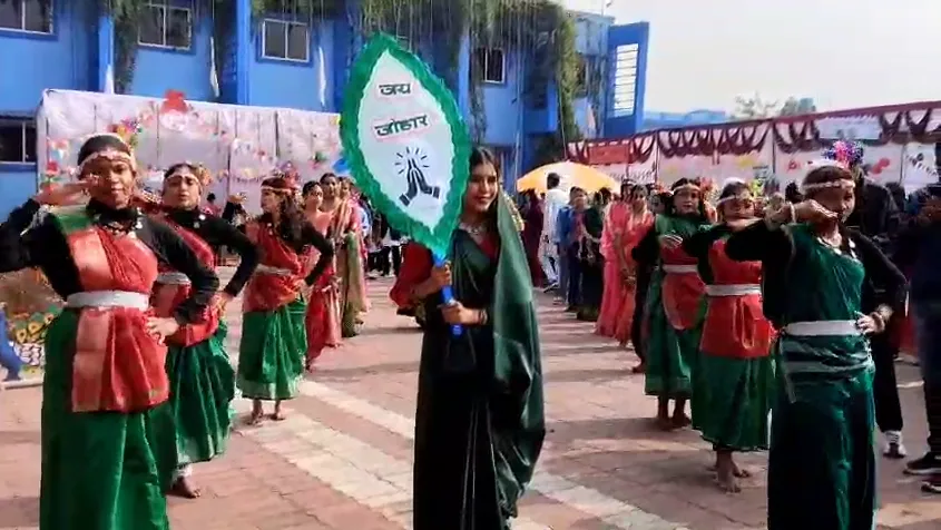 छात्रों ने प्रस्तुत किए अपने स्टॉल, अतिथियों ने की सराहना