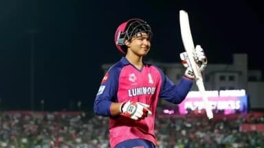 गेल के सबसे तेज शतक का रिकॉर्ड न तोड़ पाने पर बोले वैभव; सचिन से युवराज तक सभी फैन हुए