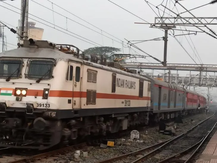 रेलवे ने बढ़ाए टिकटों के दाम, नई दरें 26 दिसंबर से लागू; जानें कितनी महंगी हो जाएगी यात्रा