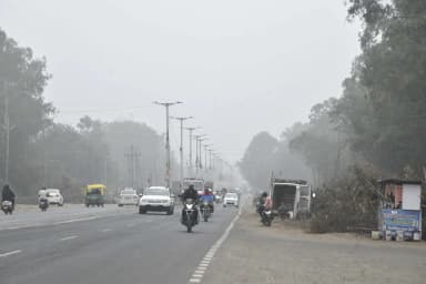 आज 22 जिलों में कोहरा; 31 जनवरी को बारिश-ओलावृष्टि का अलर्ट; जानें राज्य में अगले तीन दिन कैसा रहेगा मौसम