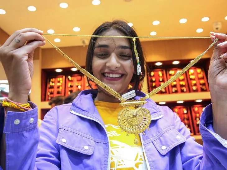 24 कैरेट गोल्ड 1.18 लाख पर आया, सिल्वर 1.41 लाख प्रति किलो; देखें आपके शहर का भाव