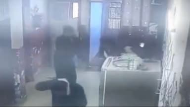 इनमें से दो पाकिस्तानी नागरिक और एक गैंगस्टर, फायरिंग में दो पुलिसकर्मी भी जख्मी