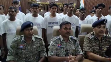 2 लाख के इनामी समेत 29 माओवादियों ने किया सरेंडर, ‘पूना मार्गेम’ बना बदलाव की वजह