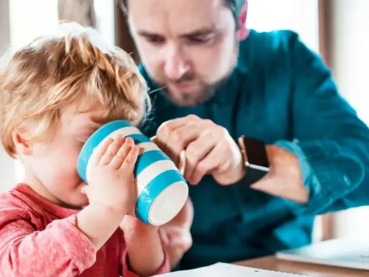 हड्डियां कमजोरी होतीं, इनसोमेनिया का खतरा बढ़ता; हर्बल टी बेहतर ऑप्शन, लेकिन क्वांटिटी लिमिटेड