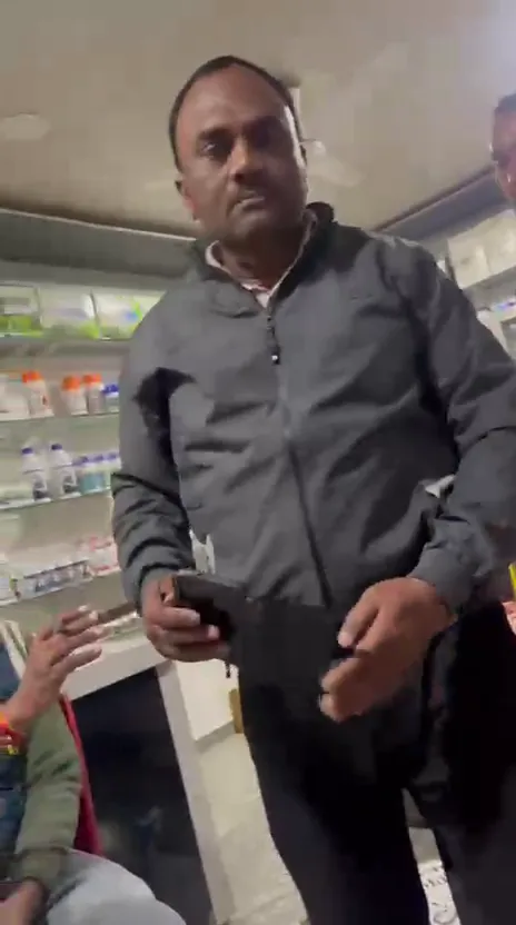 अधिकारी से बोला- सस्पेंड करवा दूंगा; सरकारी कार्य में बाधा डालने का केस