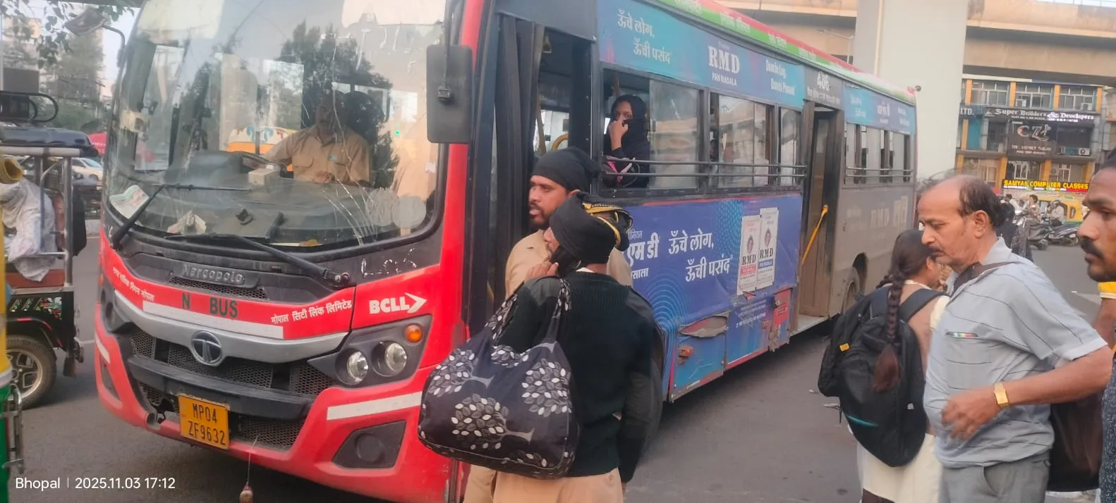 सड़क पर उतरीं 15 CNG बसें; महीने के अंत तक 70 हो जाएंगी