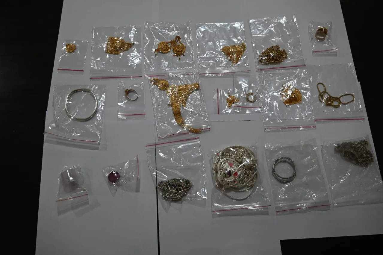 सूने मकानों की रैकी कर चोरी करने वाला गिरफ्तार: 10 लाख की ज्वेलरी बरामद