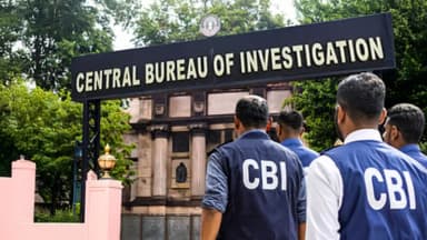 CBI ने लातूर के डॉक्टर और पुणे के टीचर को हिरासत में लिया; अब तक 13 लोग अरेस्ट