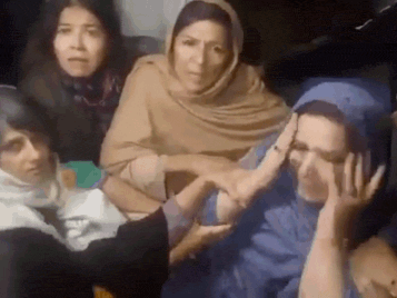 आदियाला जेल के बाहर पुलिस ने बाल पकड़कर घसीटा,पीटा फिर कस्टडी में लिया