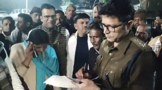 कांग्रेस का थाने में प्रदर्शन, जिला पंचायत सदस्य के भाई पर दर्ज FIR का विरोध, फरियादी ने कहा- अब हो गई सुलह