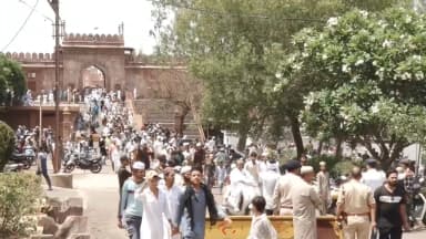 ड्रोन-सीसीटीवी निगरानी के बीच मस्जिदों में शांतिपूर्ण ढंग से अदा हुई नमाज