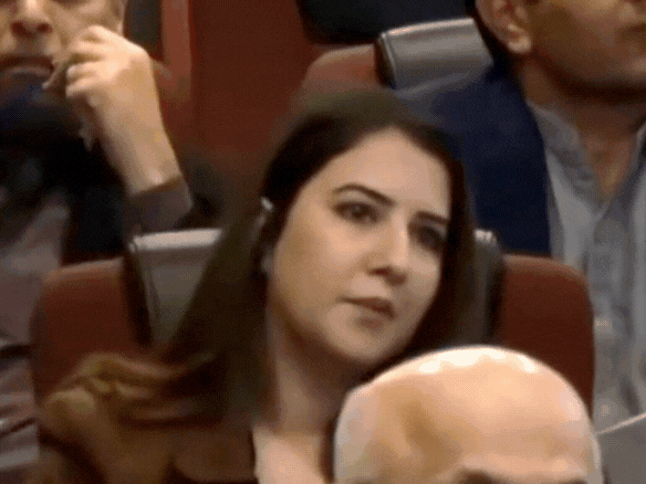 इमरान खान पर सवाल पूछ रही थी अबसा कोमल; यूजर्स बोले- यही PAK की प्रोफेशनल आर्मी