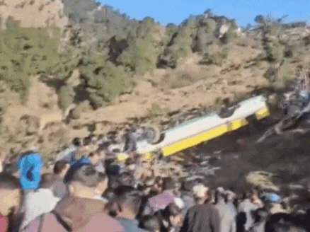 सिरमौर में बस खाई में गिरी, 35 लोग सवार थे